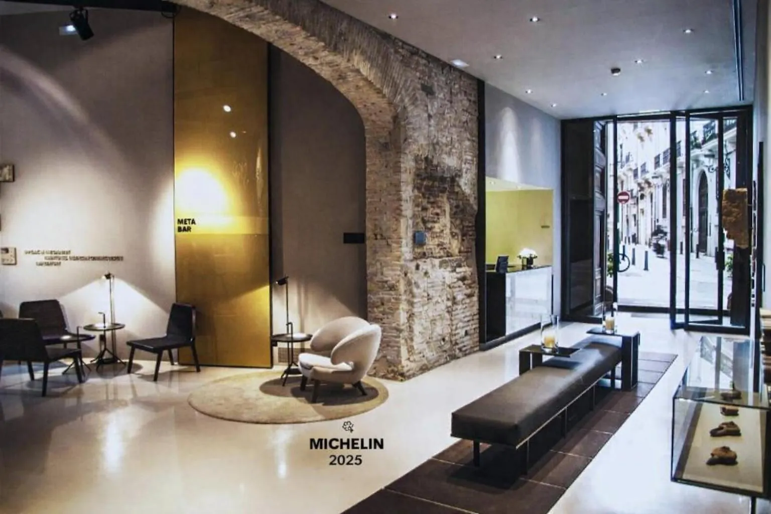 Top Hotels in Valencia's Vibrant Ciutat Vella